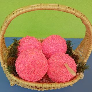 "Новогодние шары" из пенопласта