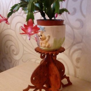 "Ажурная подставка для цветов"