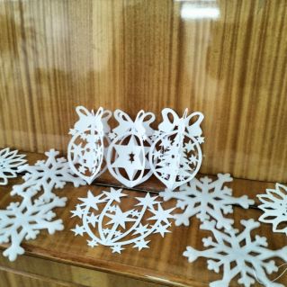 Новогодняя композиция "Снежинки"