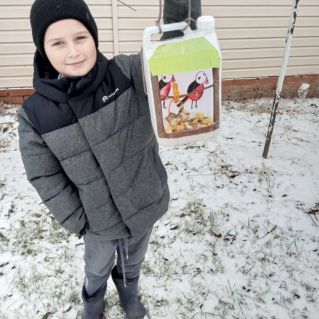 "Птичья столовая"