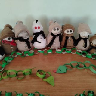 Снеговички из носков