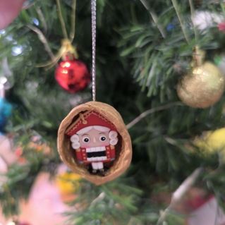 Новогодняя игрушка Щелкунчик