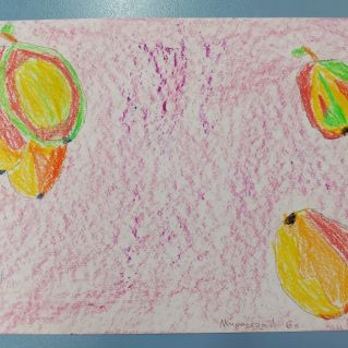 Яблоки на столе