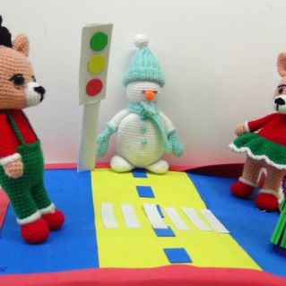 Поделка на тему ПДД. Изучаем ПДД со Снеговиком