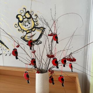 Снегири на дереве