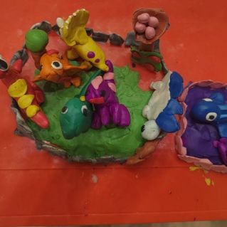 "Динозавры на прогулке"