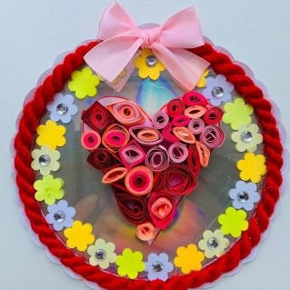 "Сделано с любовью", сердечко в технике "Квиллинг"