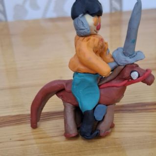 Богатырь на коне поделка