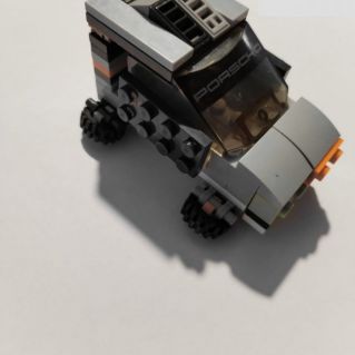 Поделка "Делориан"