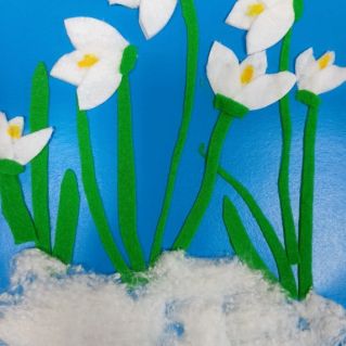 Первый весенний цветок