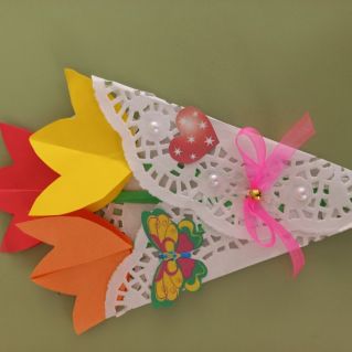 Поделка из бумаги "Букет для  мамы"