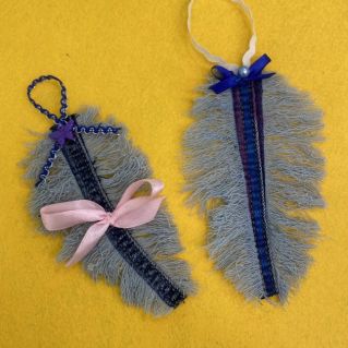 Пёрышки из джинсовой ткани