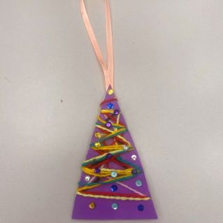 Новогодняя игрушка в  технике "Ниткография"