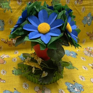 Цветы в стаканчике