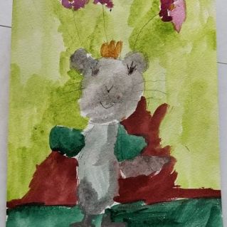 Мышонок несет первый весенний букет