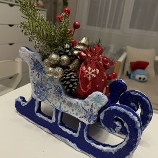 Сани с подарками