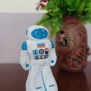 "Робот космонавт"