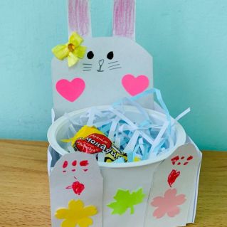 Декоративная корзинка "Пасхальный зайка", моделирование из картона