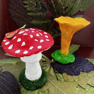 Грибочки из глины (мухомор и лисичка)