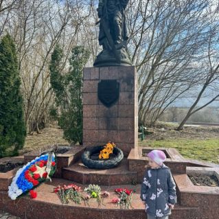 «Благодарим за победу»