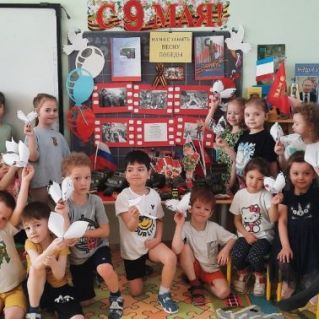 "Пока мы помним прошлое, у нас есть будущее!"