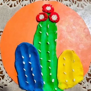 Веселые кактусы весной