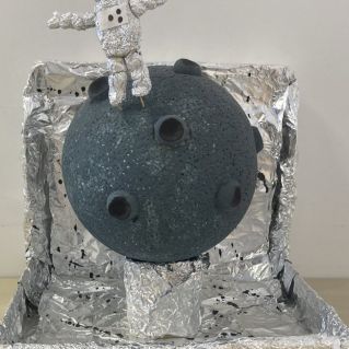 Леон на Луне