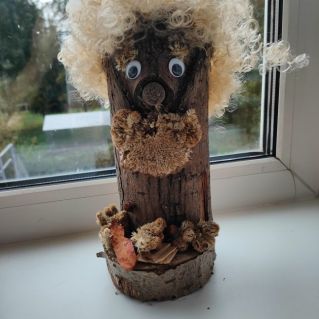 Леший на пне