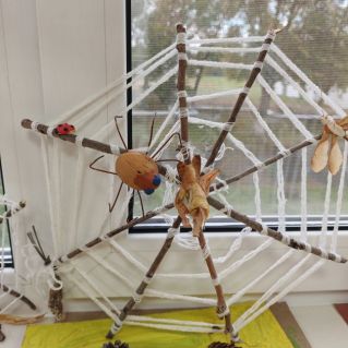 "Веселый осенний паучок"