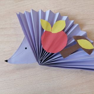 Ёжик осенью.