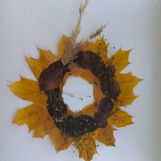 "Венок из листьев"