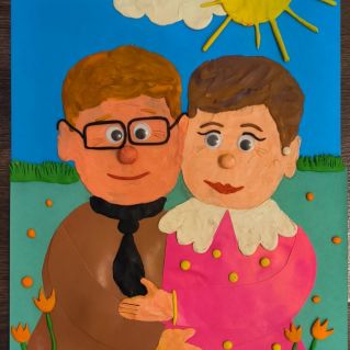 Бабушка рядышком с дедушкой