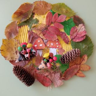 Коллективная работа " Запасливые ежи"