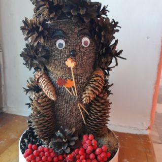 "Ёжик с рябиной"