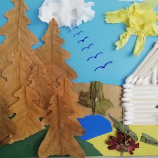 Дом в осеннем лесу