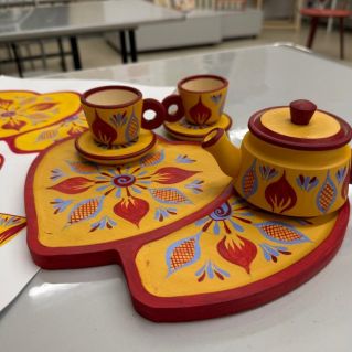 Сувенирный набор посуды. По мотивам обвинской росписи.