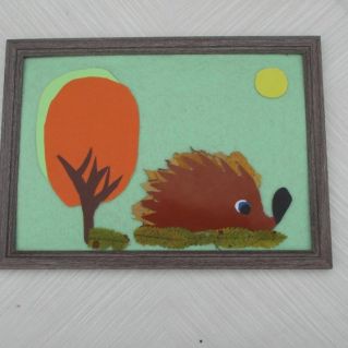 Ёжик в осеннем лесу