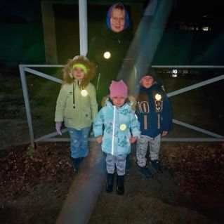 "Засветилась вся семья"