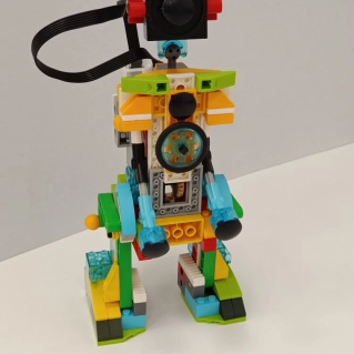 Робот великан