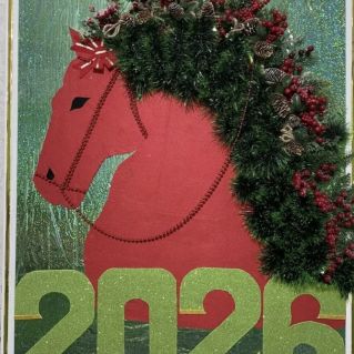 красный конь