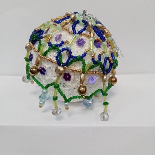 Новогодний шар из бисера