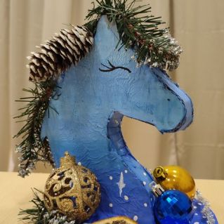 Ёлочный конь Ветерок