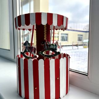 "Новогодняя карусель"