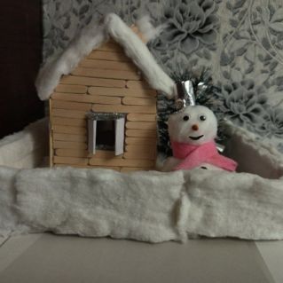 Домик снеговика