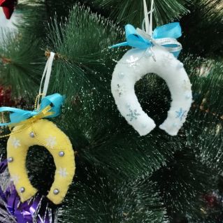 "Подковки на счастье"