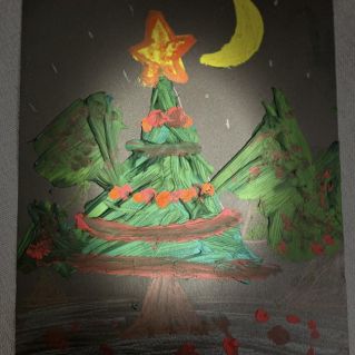 Зимняя елка под луной