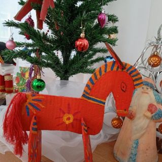 "Огненная лошадь-символ года"