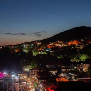 Люблю тебя, мой край родной, и не ищу красы иной.