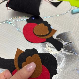 "Красногрудый снегирь!"