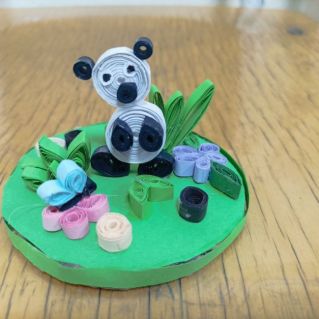 Панда на прогулке